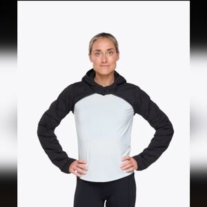 Hoka Skyfill Run Shrug Black